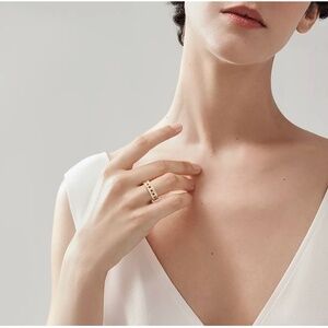 Tiffany T True Wide Ring in Gold with Pavé Diamonds